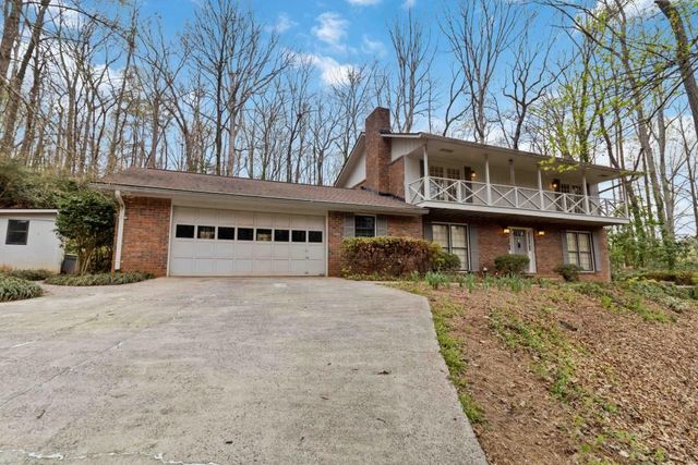 810 Oakstone Trail, Roswell, GA 30075