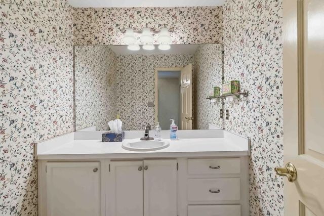 810 Oakstone Trail, Roswell, GA 30075