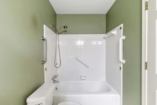 810 Oakstone Trail, Roswell, GA 30075