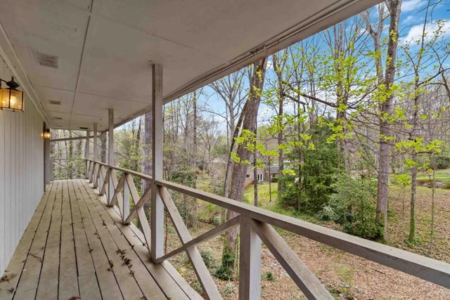 810 Oakstone Trail, Roswell, GA 30075