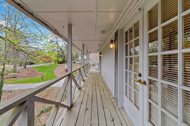 810 Oakstone Trail, Roswell, GA 30075