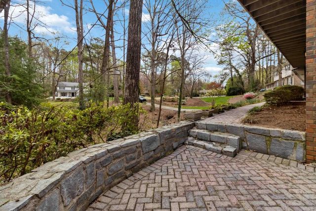 810 Oakstone Trail, Roswell, GA 30075