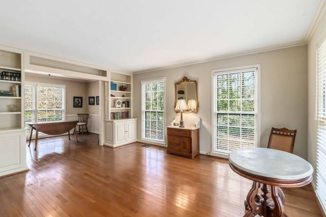 810 Oakstone Trail, Roswell, GA 30075