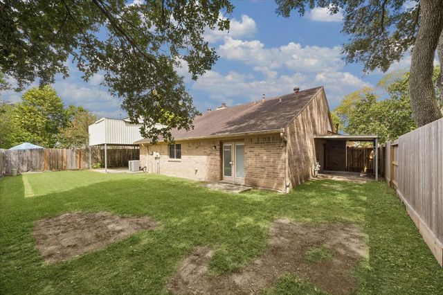 2308 Parkview Drive, Pearland, TX 77581