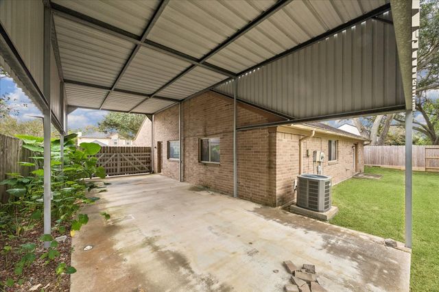 2308 Parkview Drive, Pearland, TX 77581