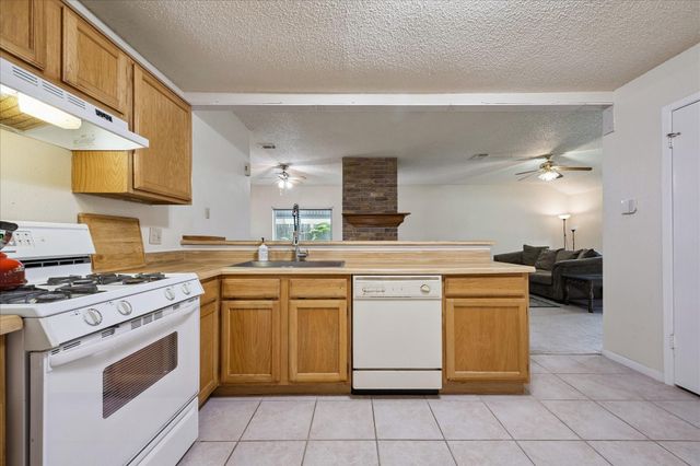 2308 Parkview Drive, Pearland, TX 77581