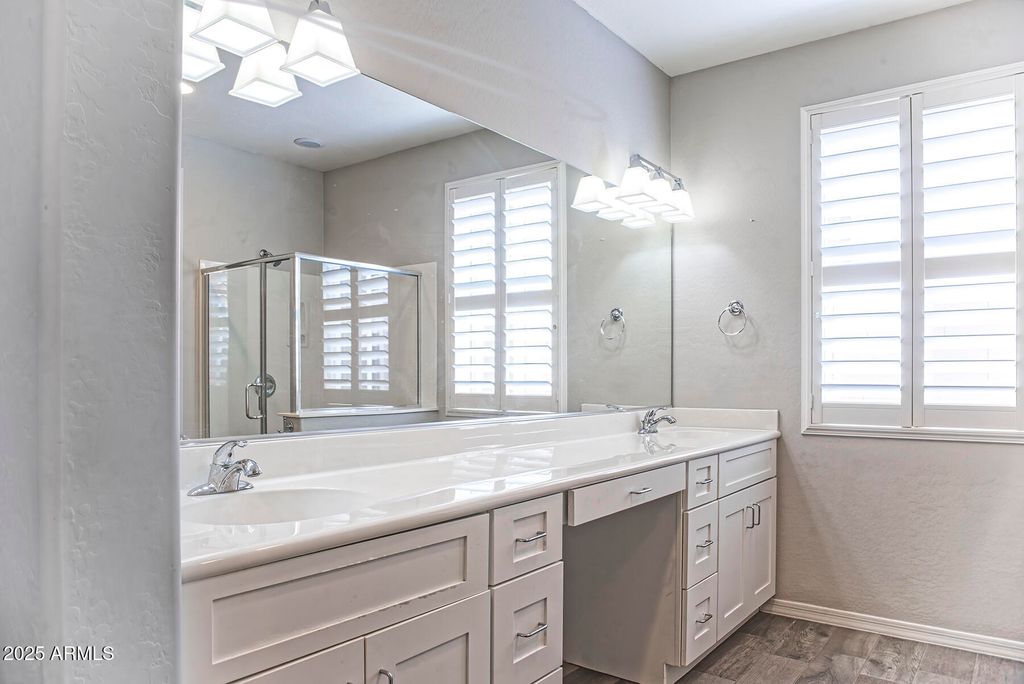 Image 13 of property listing at 493 Miners Gulch Drive, Clarkdale, AZ 86324