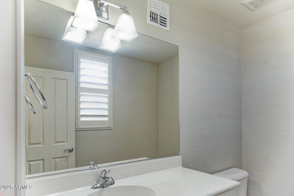 Image 3 of property listing at 493 Miners Gulch Drive, Clarkdale, AZ 86324