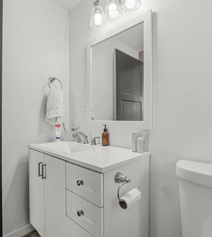 1004 Mary Ellen Street NE, Albuquerque, NM 87112