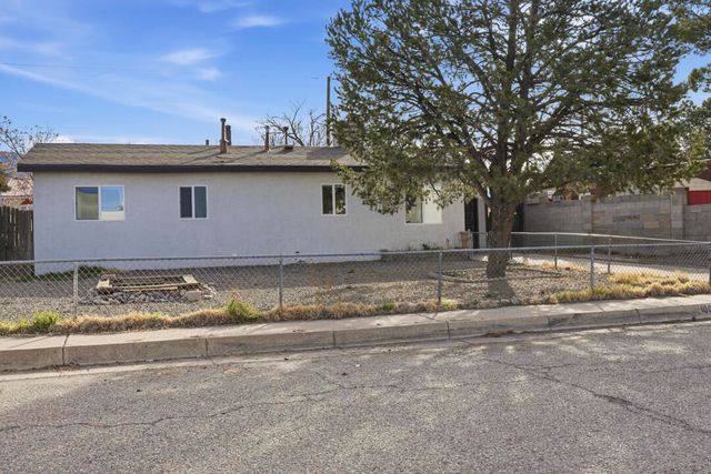 1004 Mary Ellen Street NE, Albuquerque, NM 87112