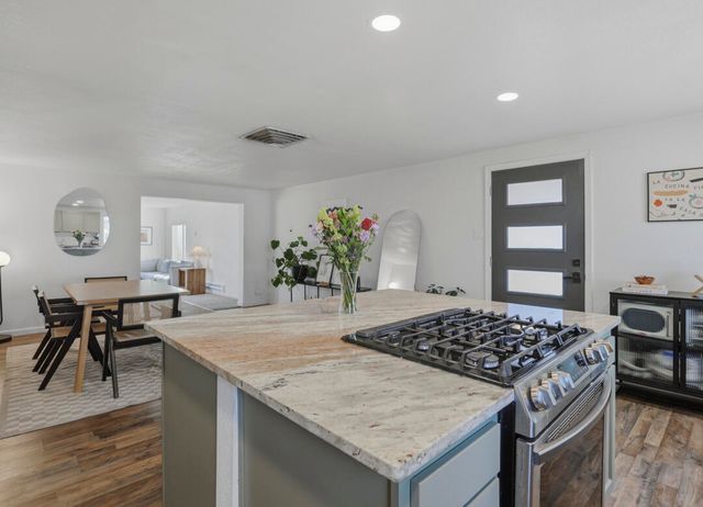 1004 Mary Ellen Street NE, Albuquerque, NM 87112