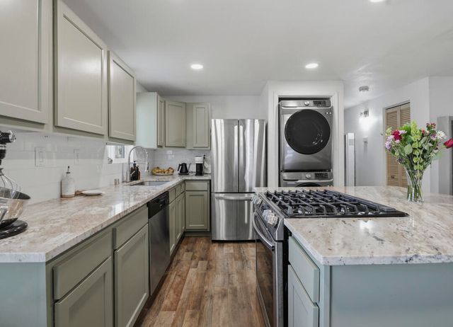 1004 Mary Ellen Street NE, Albuquerque, NM 87112