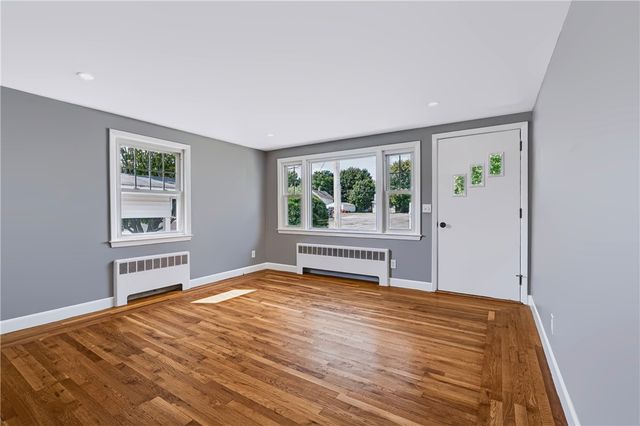 7 Rice Street, Johnston, RI 02919