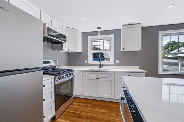 7 Rice Street, Johnston, RI 02919