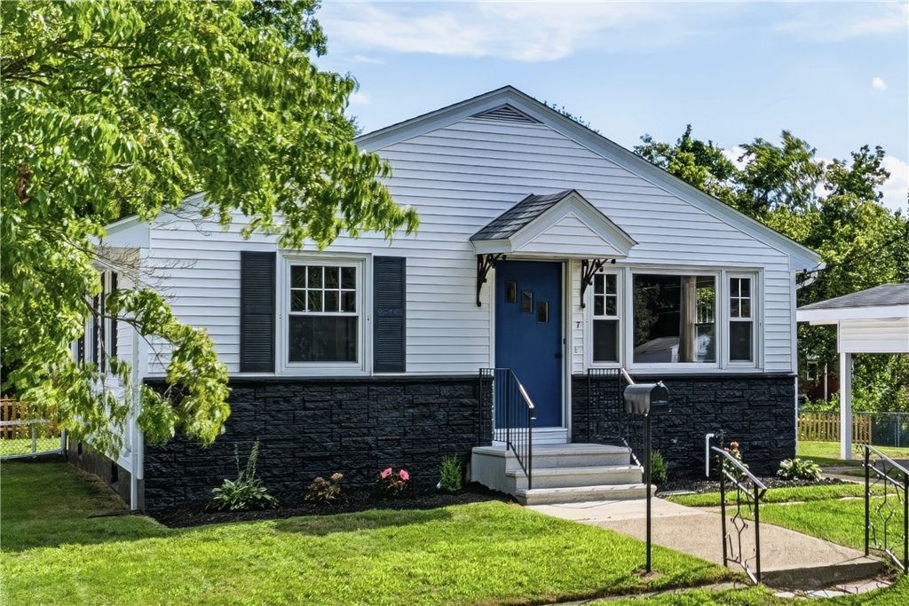 7 Rice Street, Johnston, RI 02919