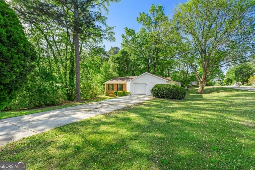2254 Lisbon Lane, Jonesboro, GA 30236 — photo 2