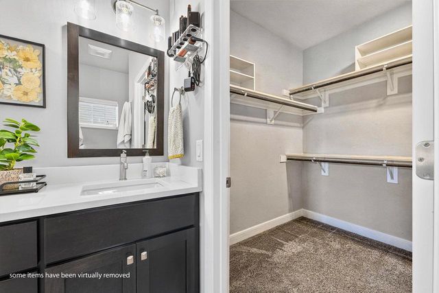N62W21752 Augusta PARKWAY, Menomonee Falls, WI 53051