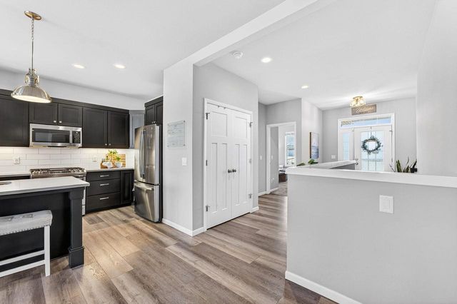 N62W21752 Augusta PARKWAY, Menomonee Falls, WI 53051