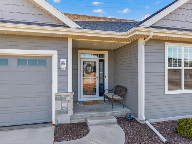 N62W21752 Augusta PARKWAY, Menomonee Falls, WI 53051