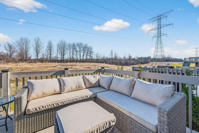 N62W21752 Augusta PARKWAY, Menomonee Falls, WI 53051