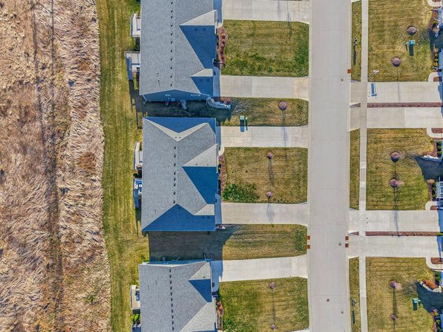 N62W21752 Augusta PARKWAY, Menomonee Falls, WI 53051