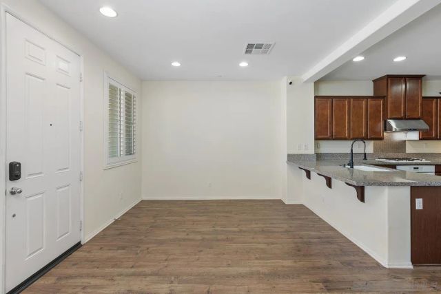 8011 City View Pl, Rancho Cucamonga, CA 91730