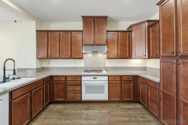 8011 City View Pl, Rancho Cucamonga, CA 91730