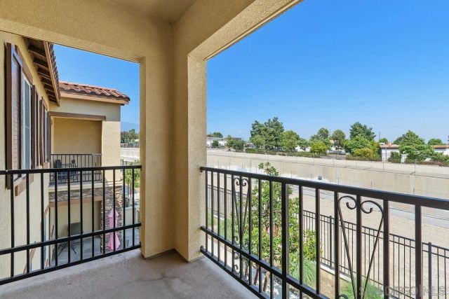 8011 City View Pl, Rancho Cucamonga, CA 91730