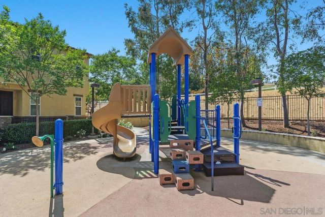 8011 City View Pl, Rancho Cucamonga, CA 91730
