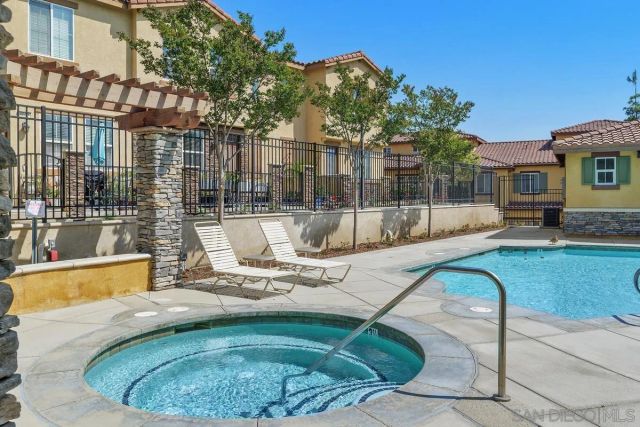 8011 City View Pl, Rancho Cucamonga, CA 91730
