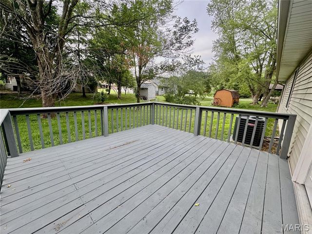 505 Thistle Lane, Swansea, IL 62226