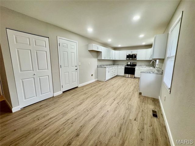 505 Thistle Lane, Swansea, IL 62226