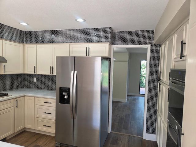 8851 Bluff Ln, Fair Oaks, CA 95628