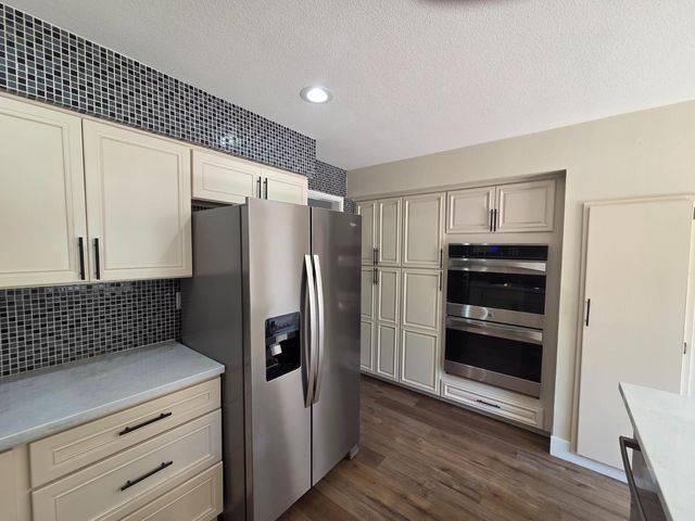 8851 Bluff Ln, Fair Oaks, CA 95628