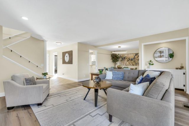 8851 Bluff Ln, Fair Oaks, CA 95628
