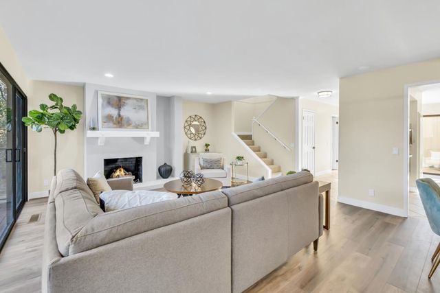 8851 Bluff Ln, Fair Oaks, CA 95628