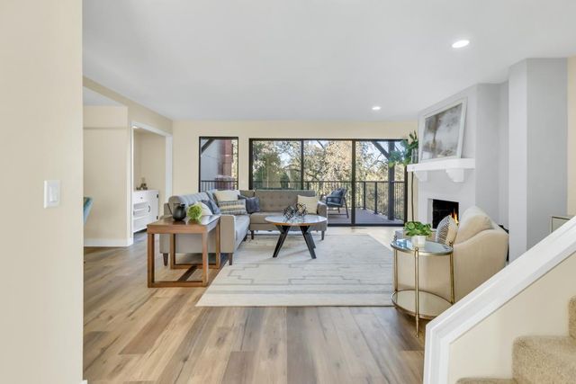 8851 Bluff Ln, Fair Oaks, CA 95628