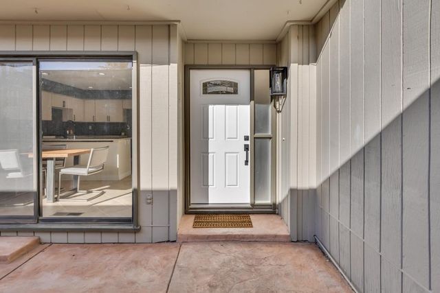 8851 Bluff Ln, Fair Oaks, CA 95628