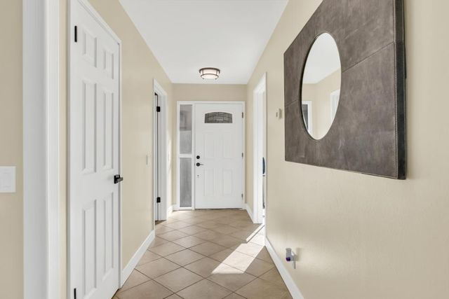 8851 Bluff Ln, Fair Oaks, CA 95628