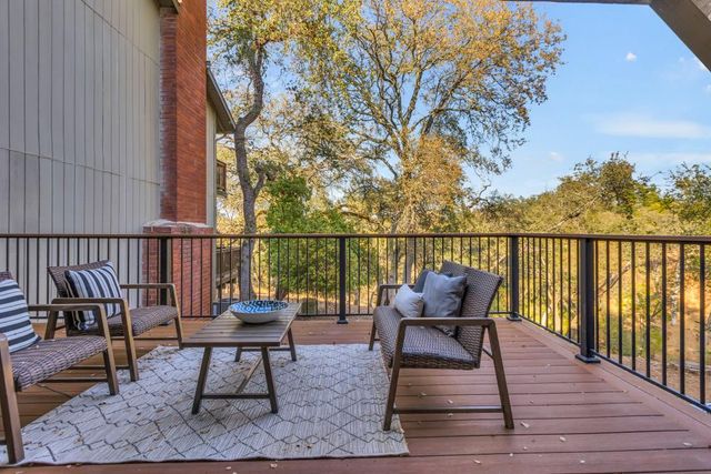 8851 Bluff Ln, Fair Oaks, CA 95628