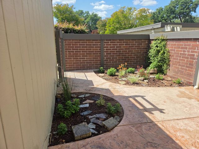 8851 Bluff Ln, Fair Oaks, CA 95628