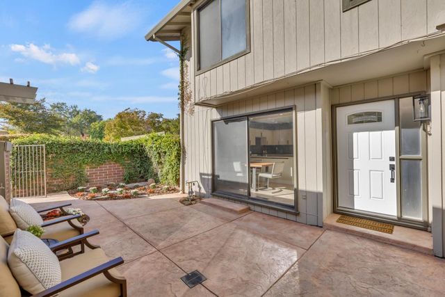 8851 Bluff Ln, Fair Oaks, CA 95628