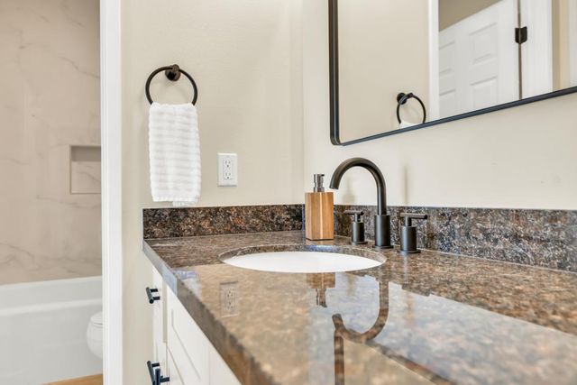 8851 Bluff Ln, Fair Oaks, CA 95628