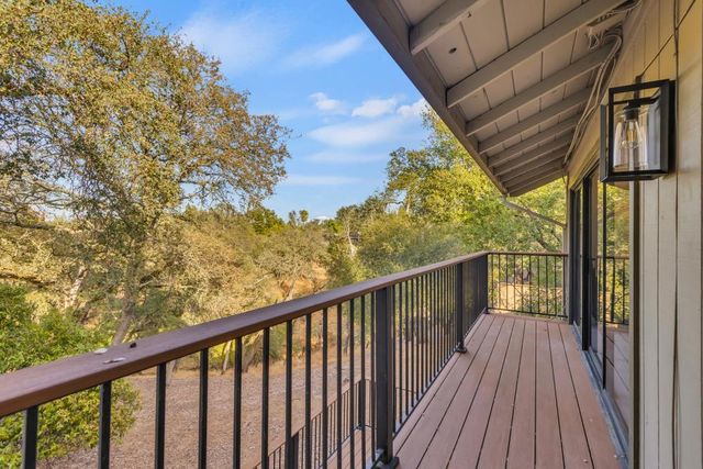 8851 Bluff Ln, Fair Oaks, CA 95628