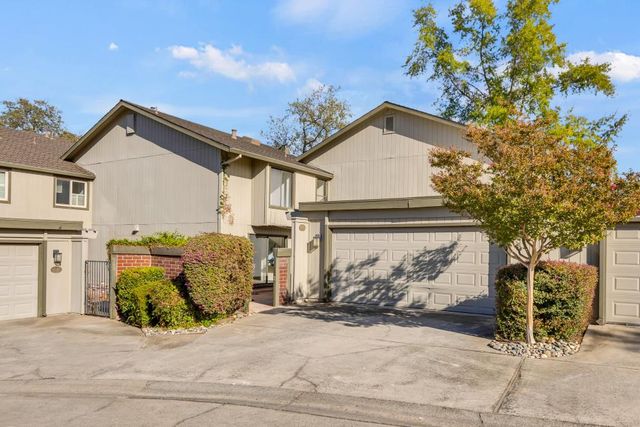 8851 Bluff Ln, Fair Oaks, CA 95628