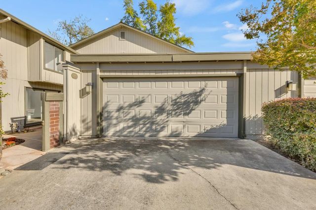 8851 Bluff Ln, Fair Oaks, CA 95628