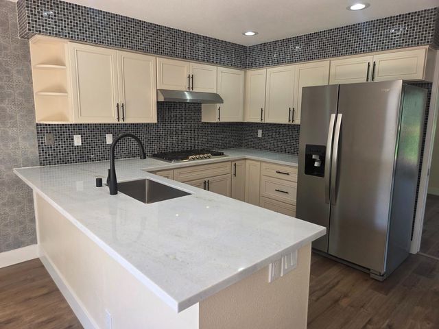 8851 Bluff Ln, Fair Oaks, CA 95628