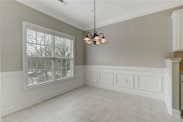 522 College Road 303, Greensboro, NC 27410