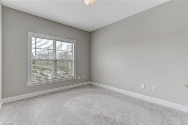 522 College Road 303, Greensboro, NC 27410