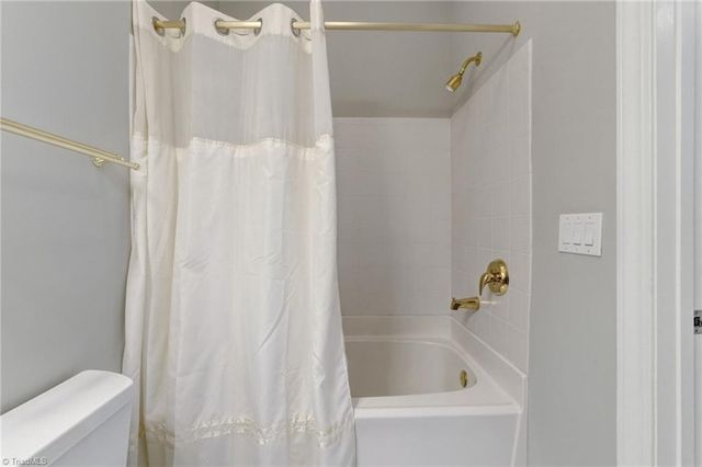 522 College Road 303, Greensboro, NC 27410